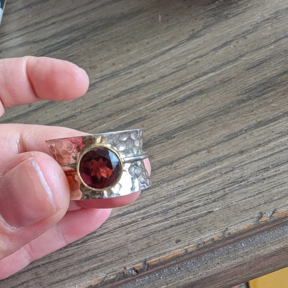 Sterling Silver Garnet Ring - Picture 5 of 6